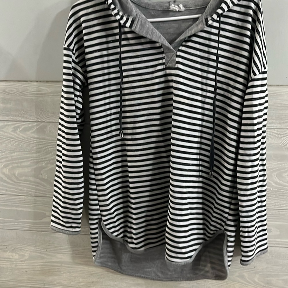 Womens long sleeve hooded top